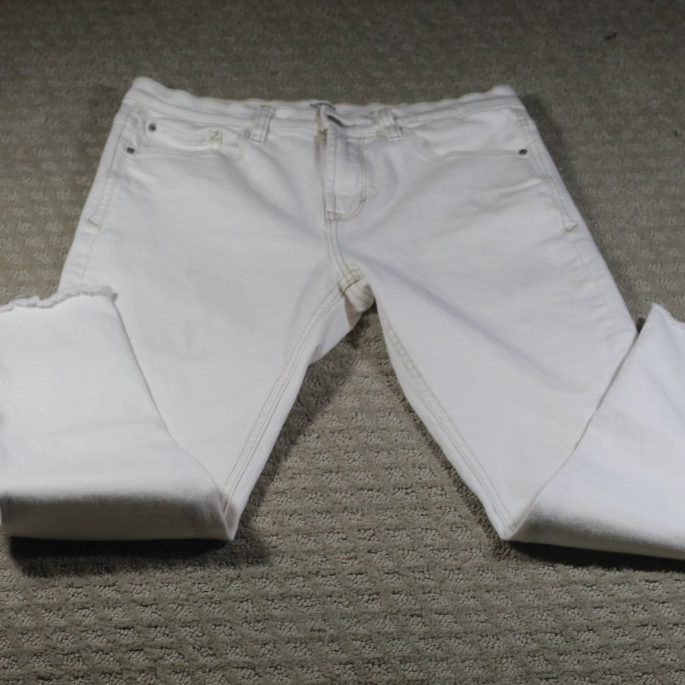 Kensie VintageLuxe "The Ultimate High-Rise Skinny" Size 6 White Jeans
